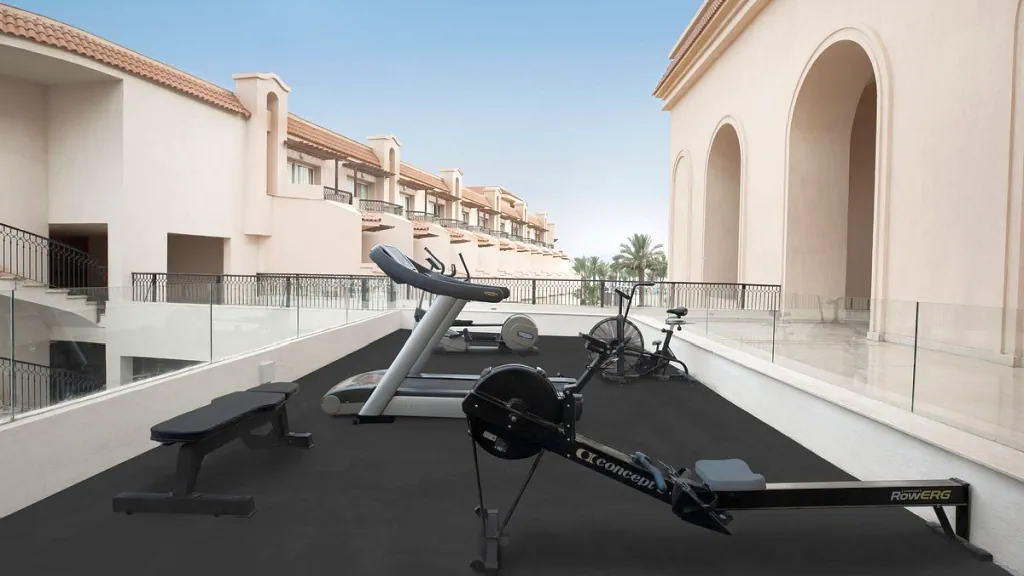 الفندق بيراميزا بيتش ريزورت - سهل حشيش